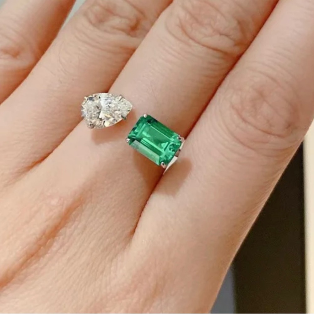 GREEN EMERALD & DIAMOND ADJUSTABLE RING - Picture 2 of 6